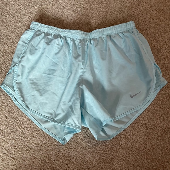 Nike shorts - Picture 1 of 4